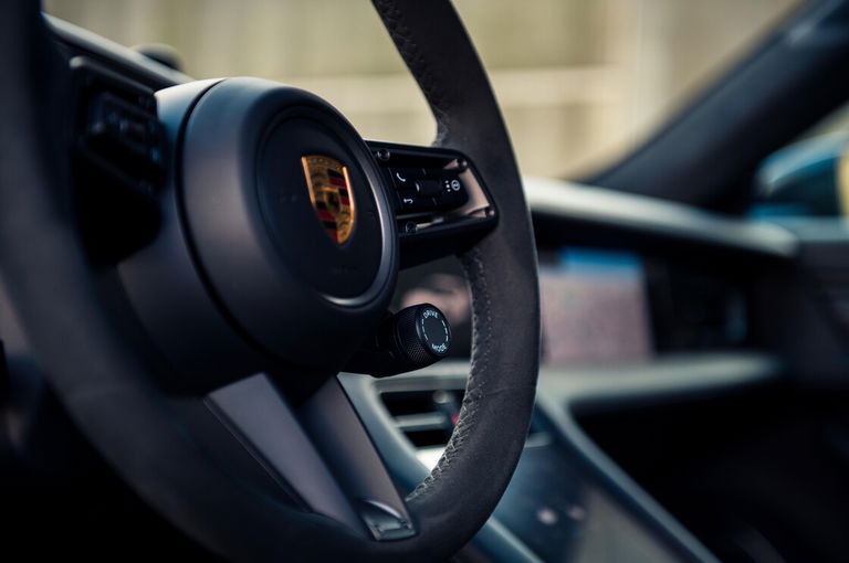 Porsche Taycan Turbo S Cross Turismo