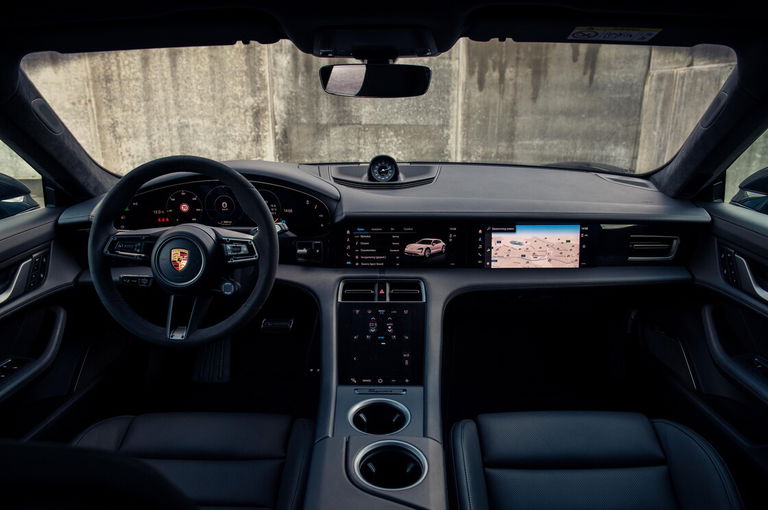 Porsche Taycan Turbo S Cross Turismo