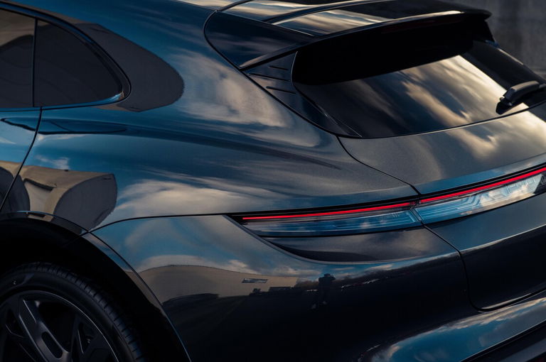 Porsche Taycan Turbo S Cross Turismo