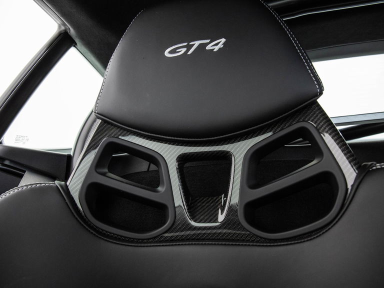 Porsche 718 Cayman GT4