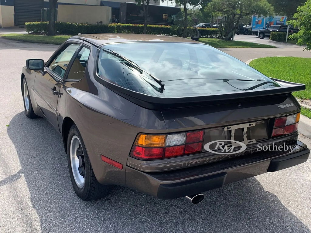 Porsche 944 Coupé