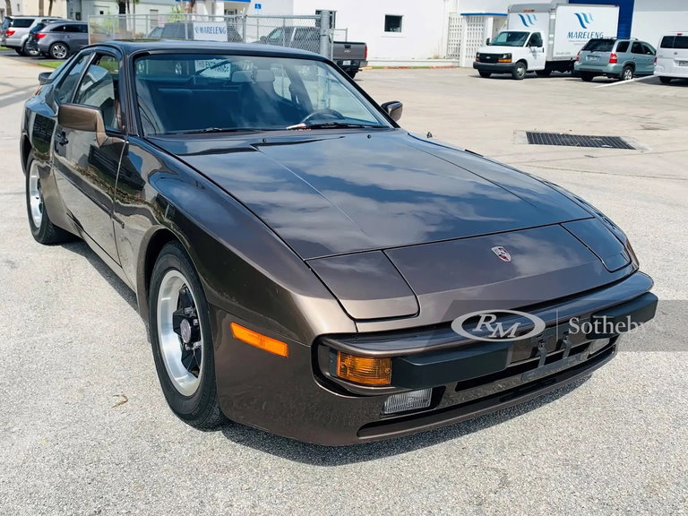 Porsche 944 Coupé