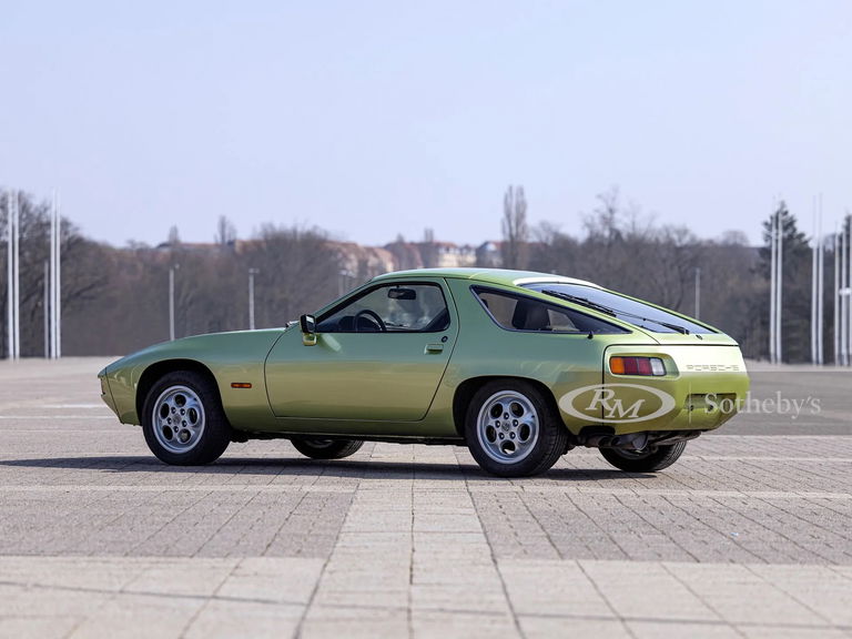 Porsche 928