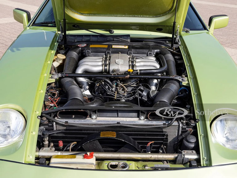 Porsche 928
