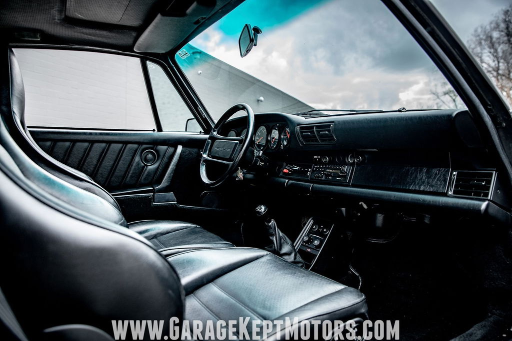 Porsche 911 Carrera 3.2 (US)