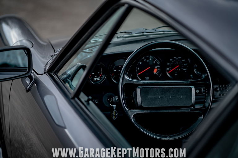 Porsche 911 Carrera 3.2 (US)