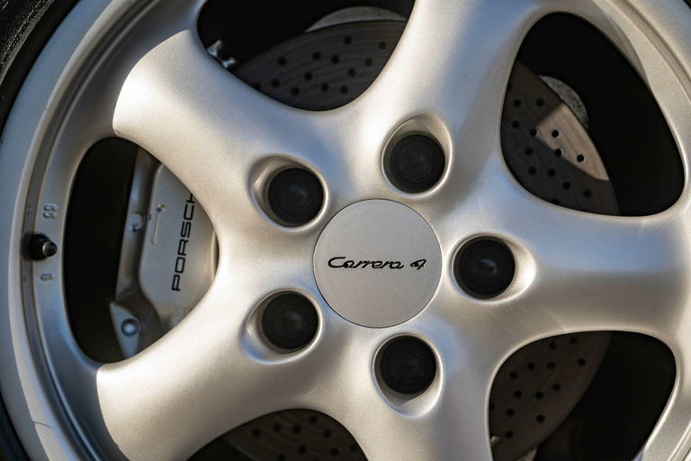 Porsche 993 Carrera 4