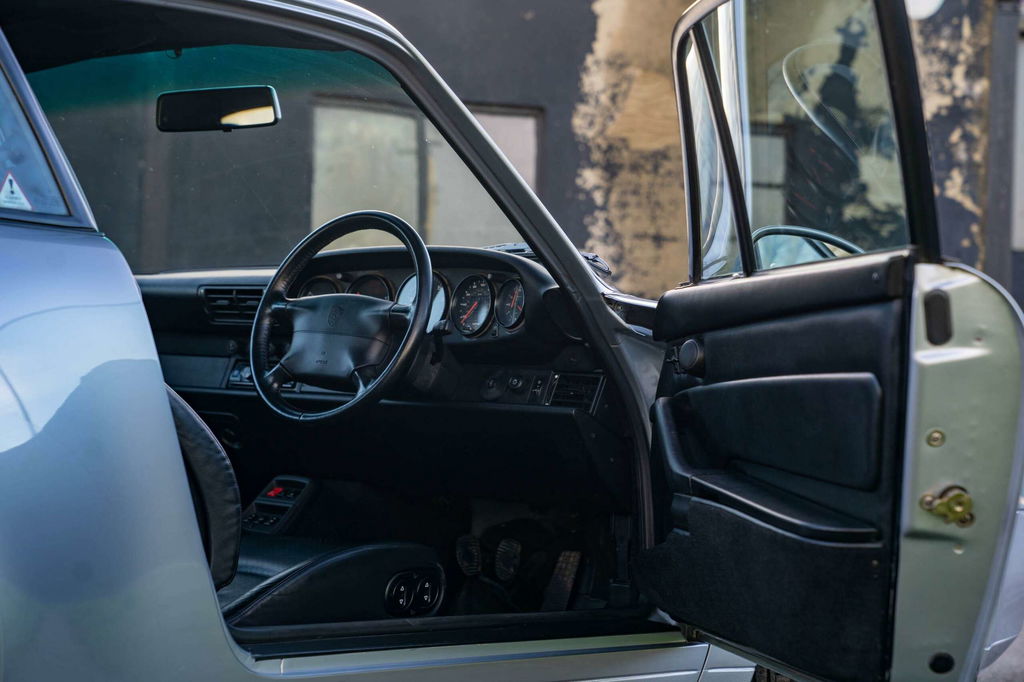 Porsche 993 Carrera 4