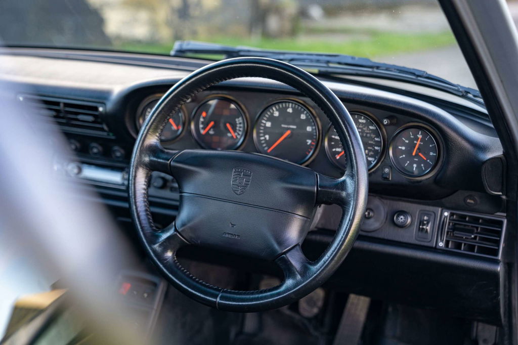 Porsche 993 Carrera 4