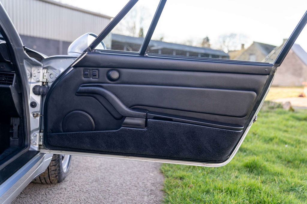 Porsche 993 Carrera 4