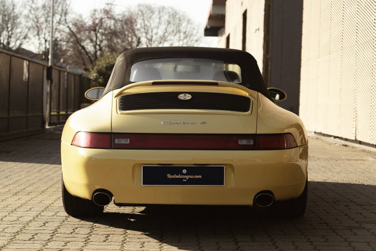 Porsche 993 Carrera 4