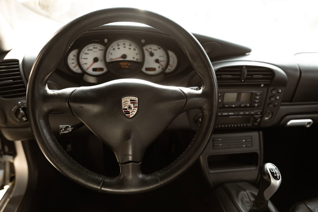 Porsche 996 Carrera 4