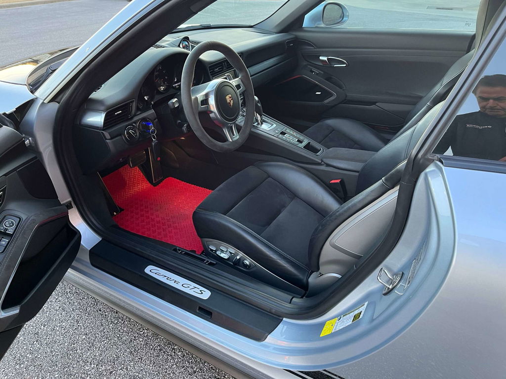 Porsche 991 Carrera GTS