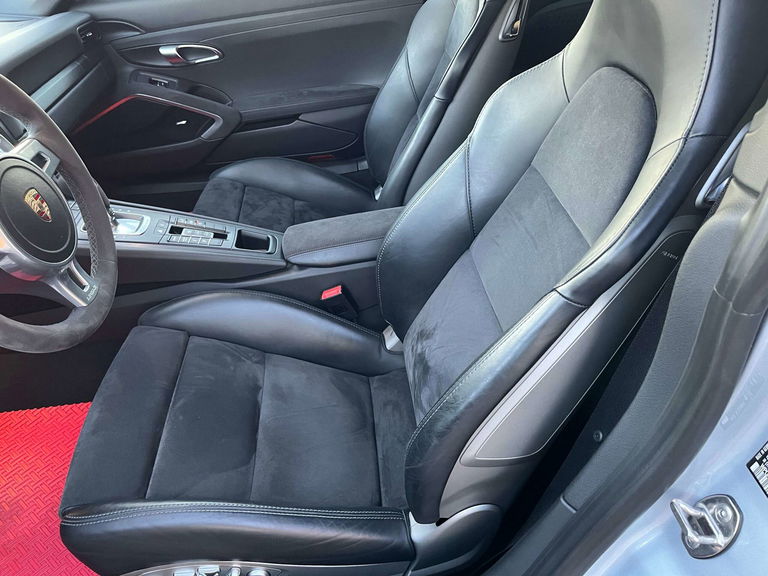 Porsche 991 Carrera GTS