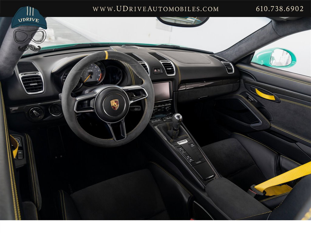 Porsche 981 Cayman GT4
