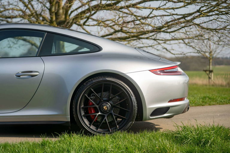 Porsche 991.2 Carrera GTS