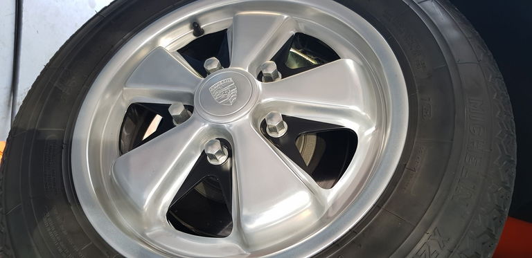 Porsche 911 S (F-Modell)