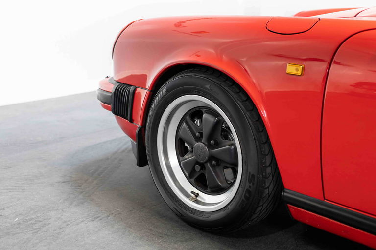 Porsche 911 Carrera 3.2