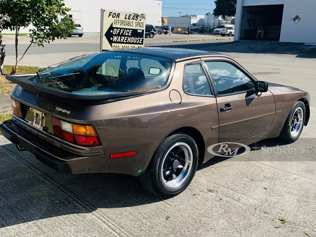 Porsche 944 Coupé