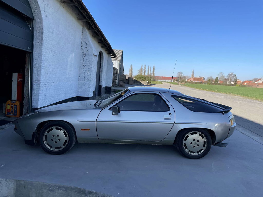 Porsche 928 S