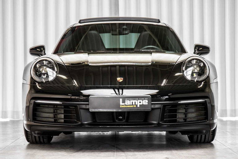 Porsche 992 Carrera