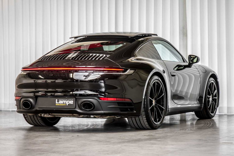 Porsche 992 Carrera