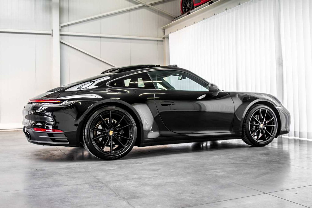 Porsche 992 Carrera