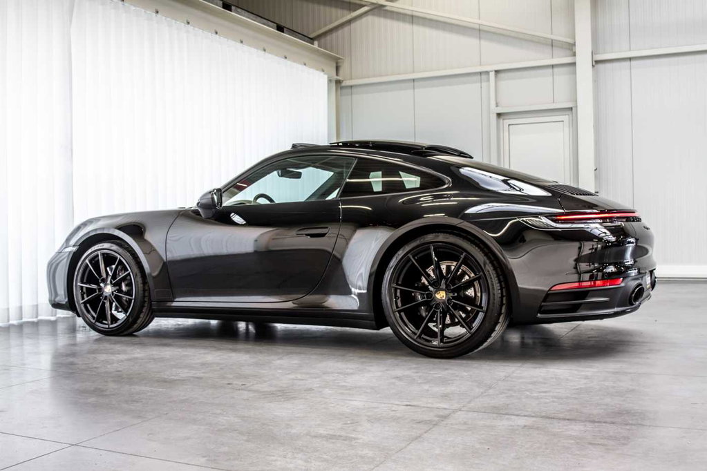 Porsche 992 Carrera