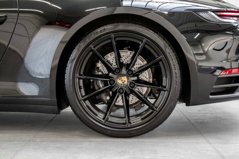 Porsche 992 Carrera