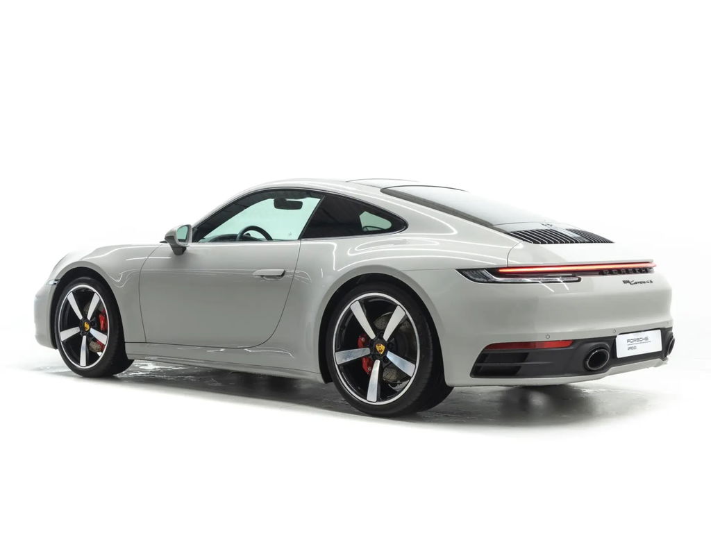 Porsche 992 Carrera 4S