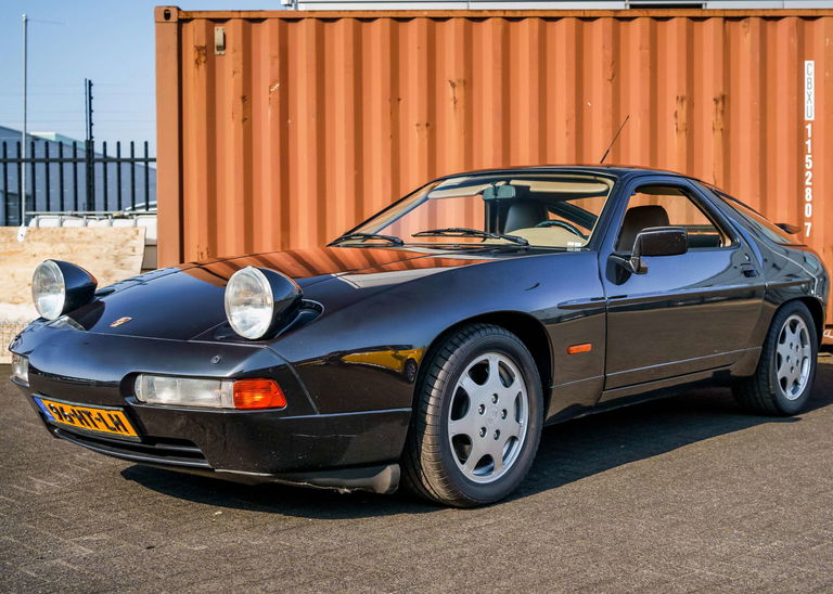 Porsche 928 S4