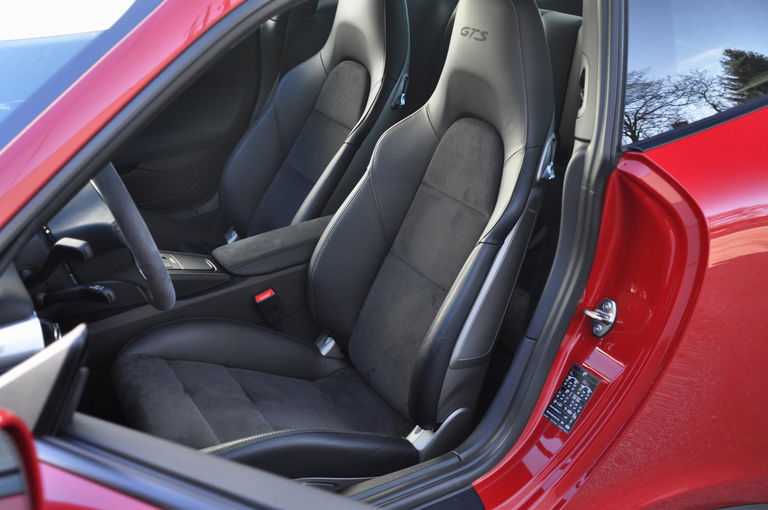 Porsche 991 Carrera GTS