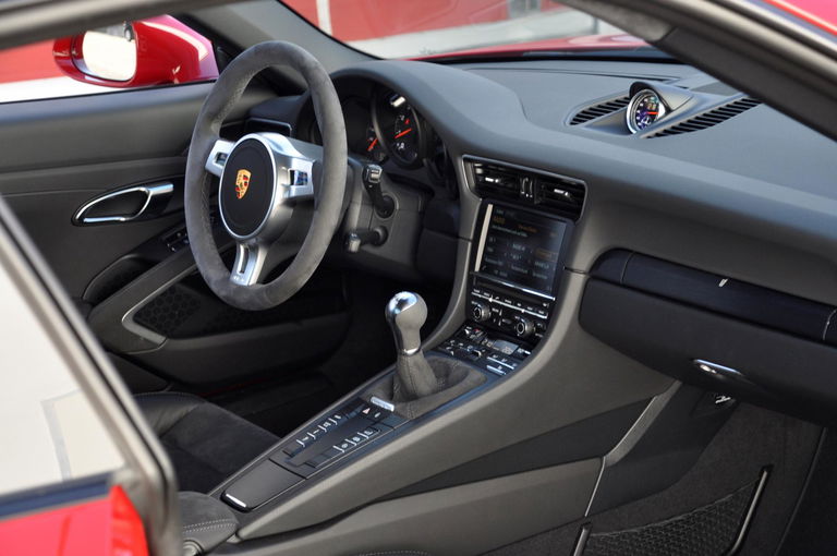 Porsche 991 Carrera GTS
