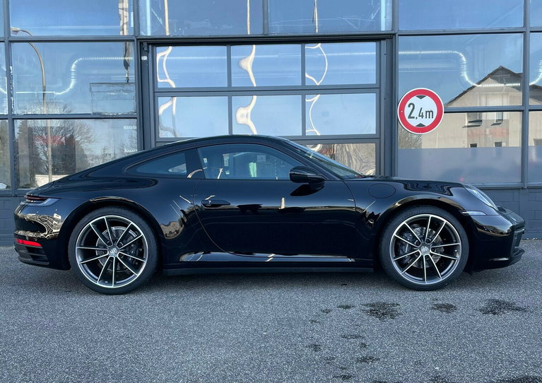 Porsche 992 Carrera