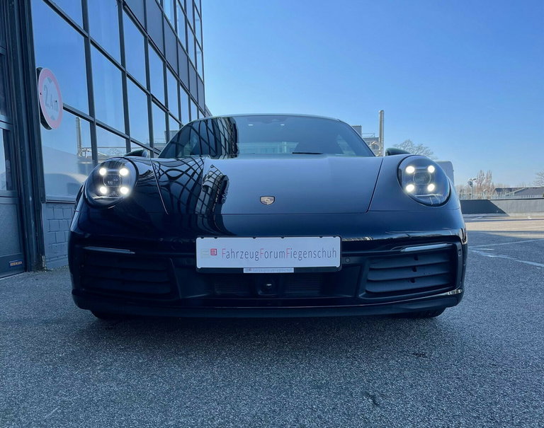Porsche 992 Carrera