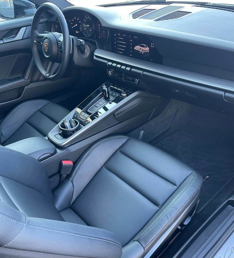 Porsche 992 Carrera
