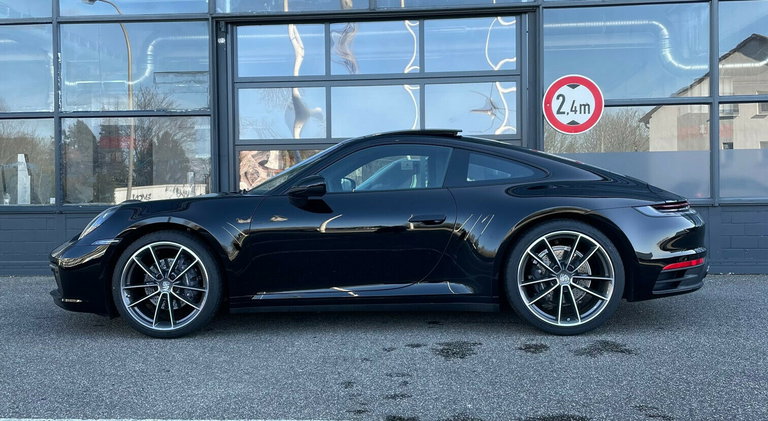 Porsche 992 Carrera