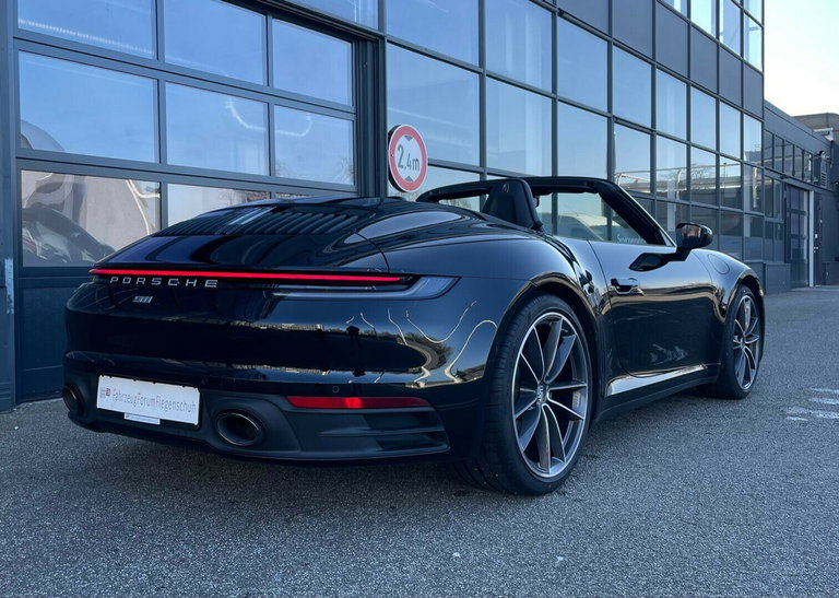 Porsche 992 Carrera