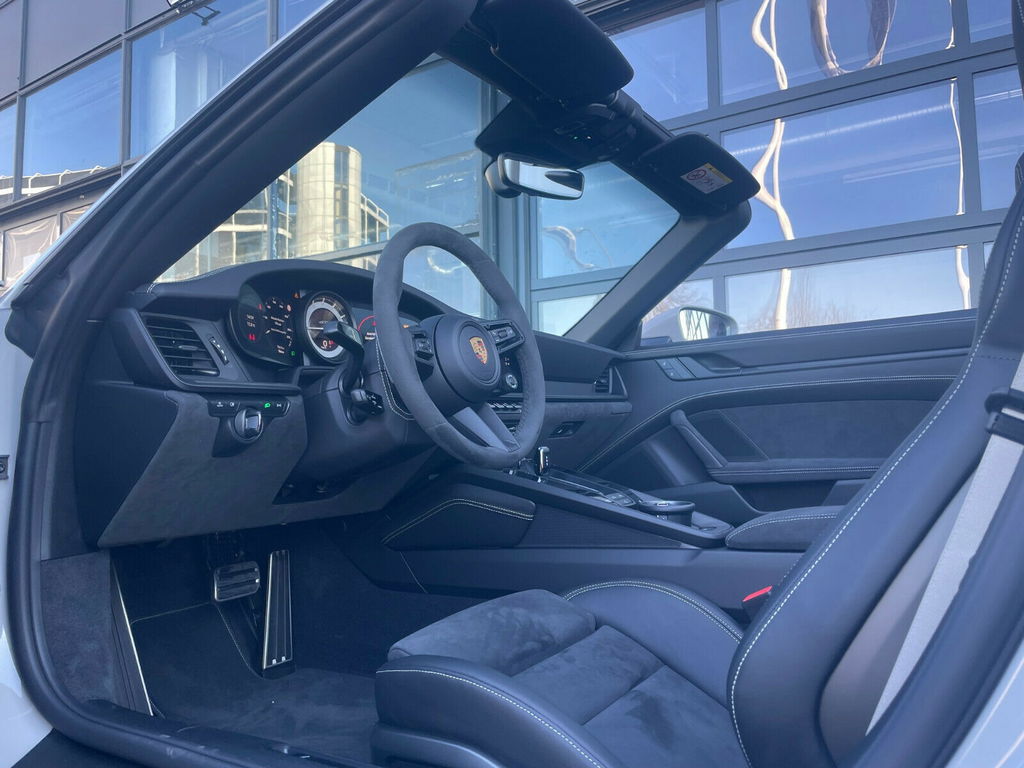Porsche 992 Carrera GTS