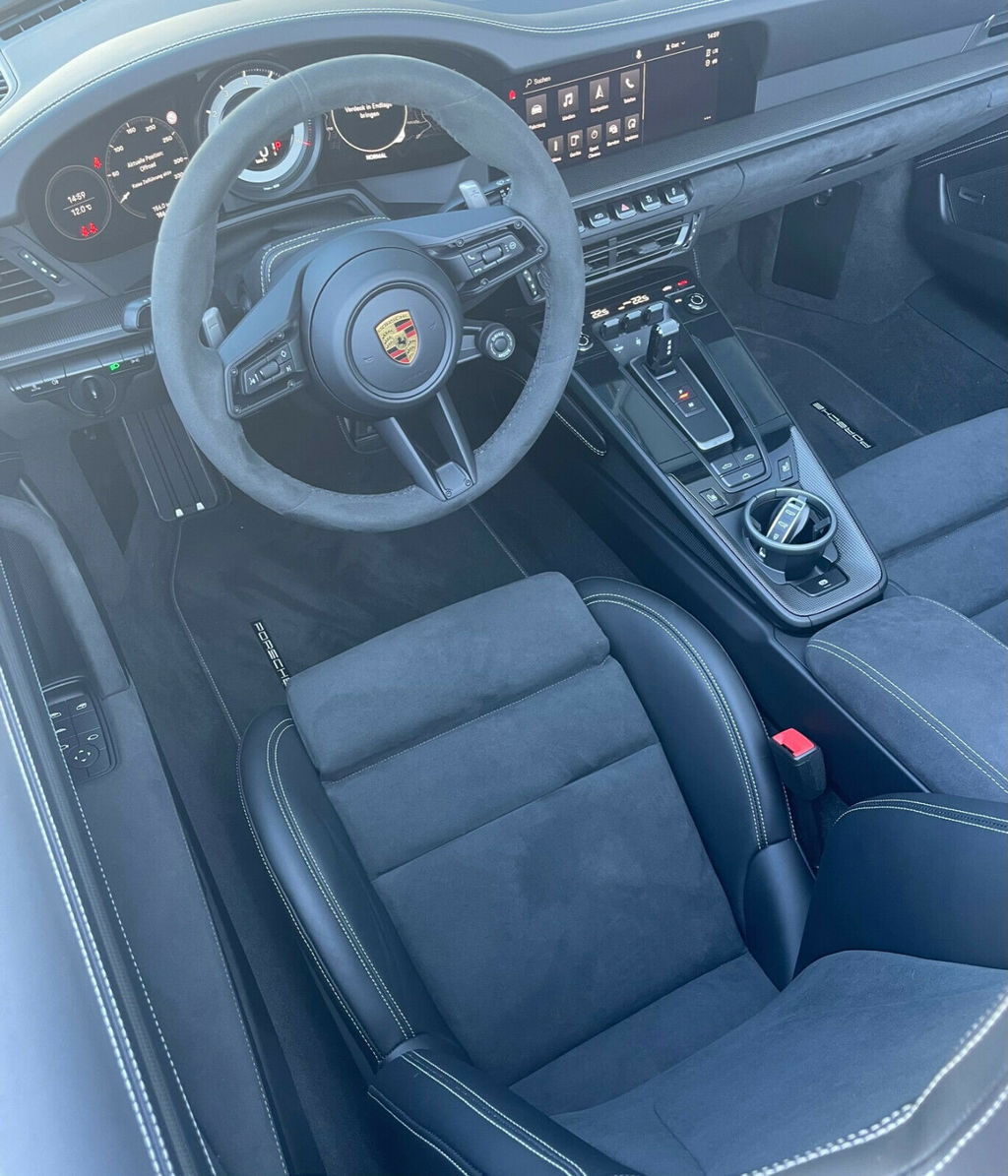 Porsche 992 Carrera GTS