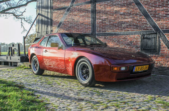 Porsche 944 Coupé