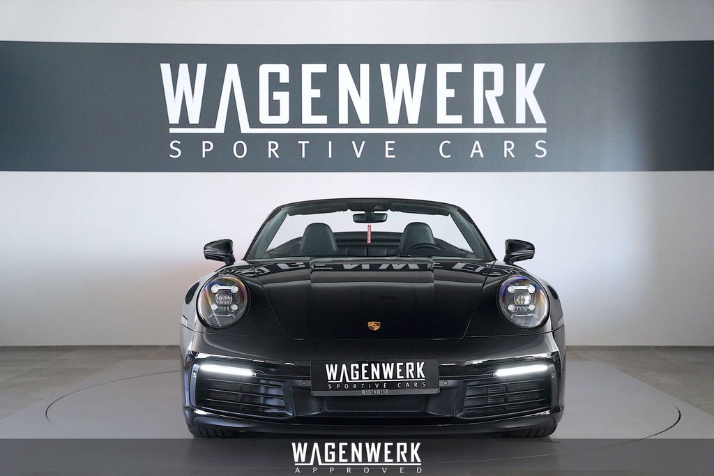 Porsche 992 Carrera 4