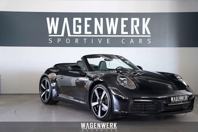 Porsche 992 Carrera 4