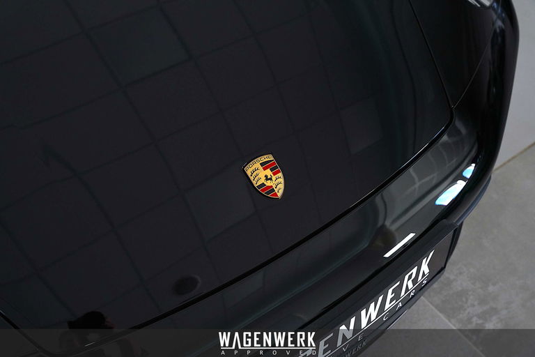 Porsche 992 Carrera 4