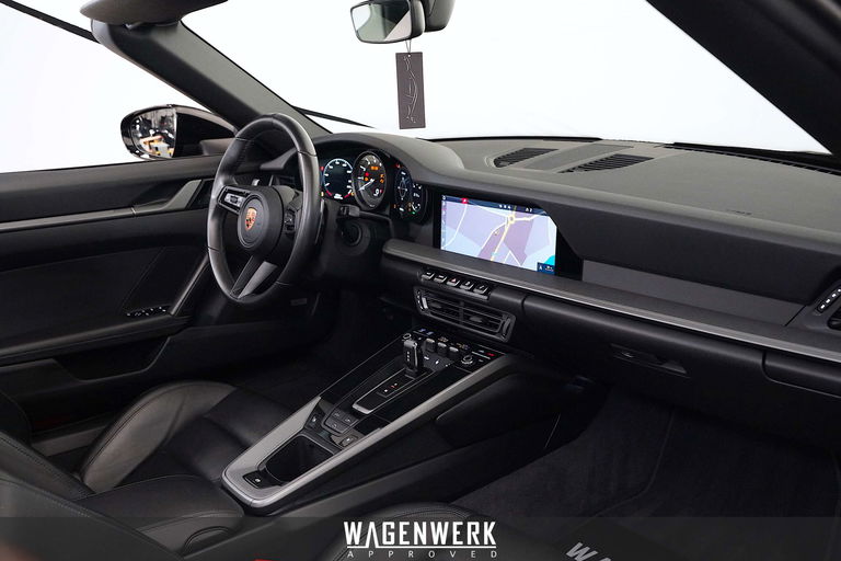 Porsche 992 Carrera 4