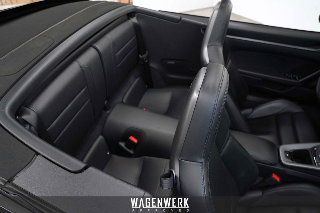 Porsche 992 Carrera 4