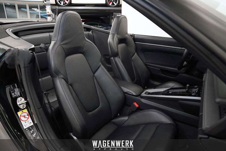 Porsche 992 Carrera 4