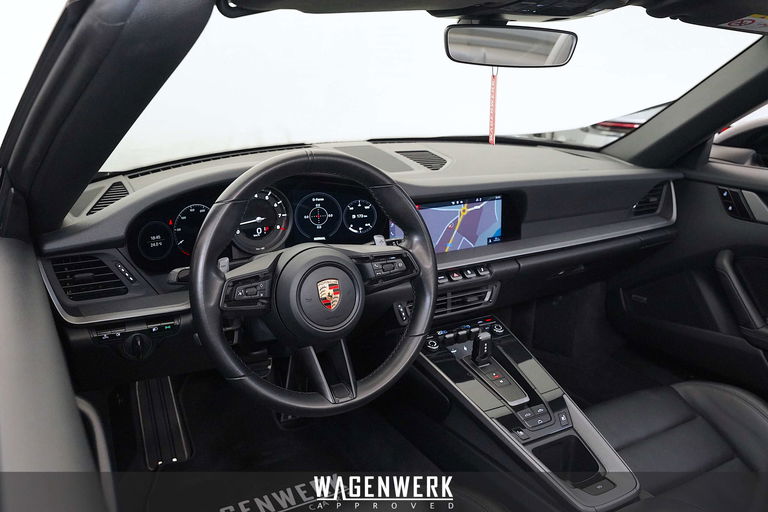 Porsche 992 Carrera 4