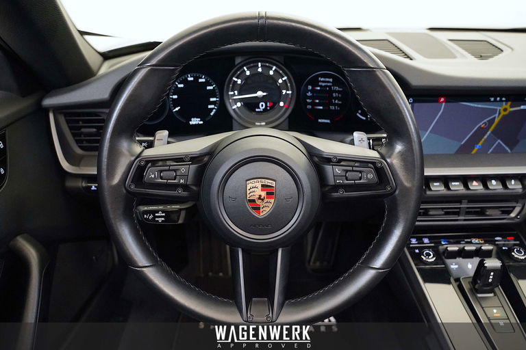 Porsche 992 Carrera 4