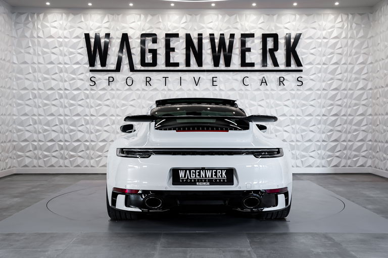 Porsche 992 Carrera